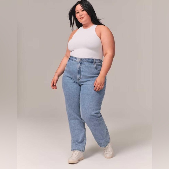 Curve Love Ultra High Rise 90s Straight Jean - Picture 2 of 2